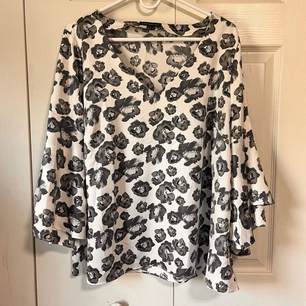 Lane Bryant plus size blouse black and white